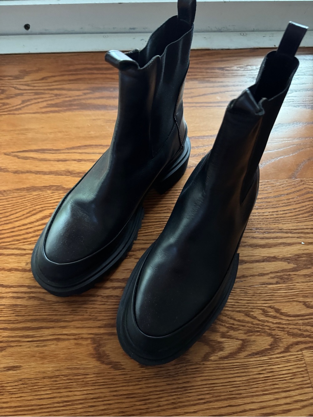All Saints Women’s Black Leather Chelsea Boots - Sleek Pull-On Design US 7